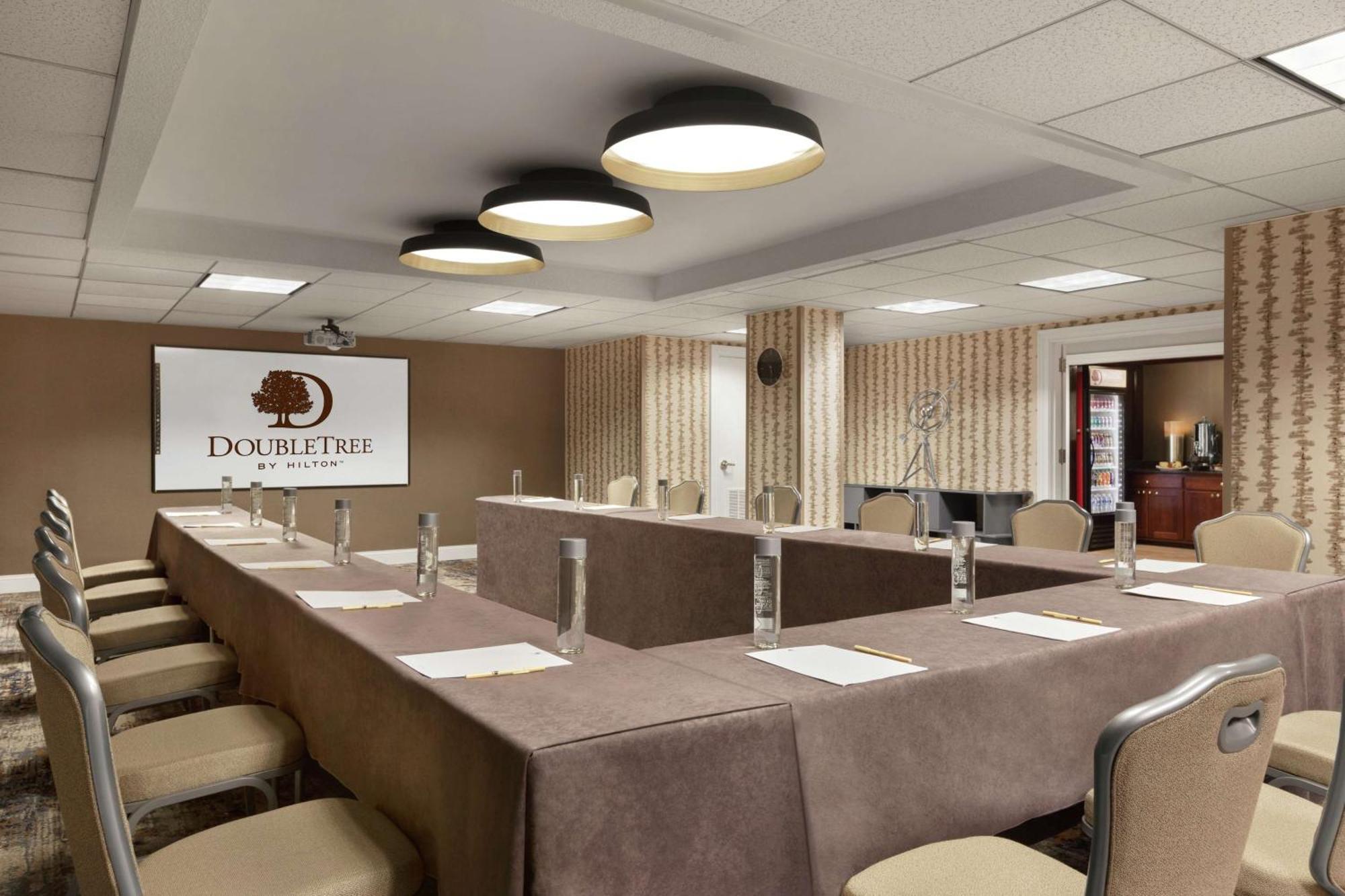Doubletree By Hilton Mclean Tysons Ξενοδοχείο Tysons Corner Εξωτερικό φωτογραφία