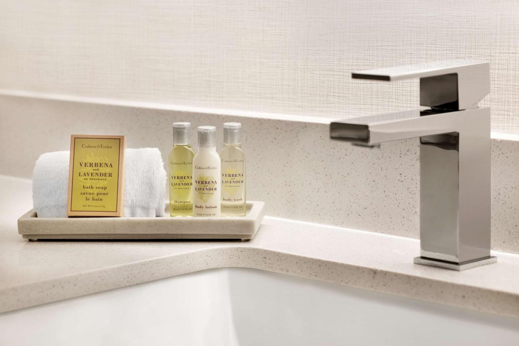 Doubletree By Hilton Mclean Tysons Ξενοδοχείο Tysons Corner Εξωτερικό φωτογραφία