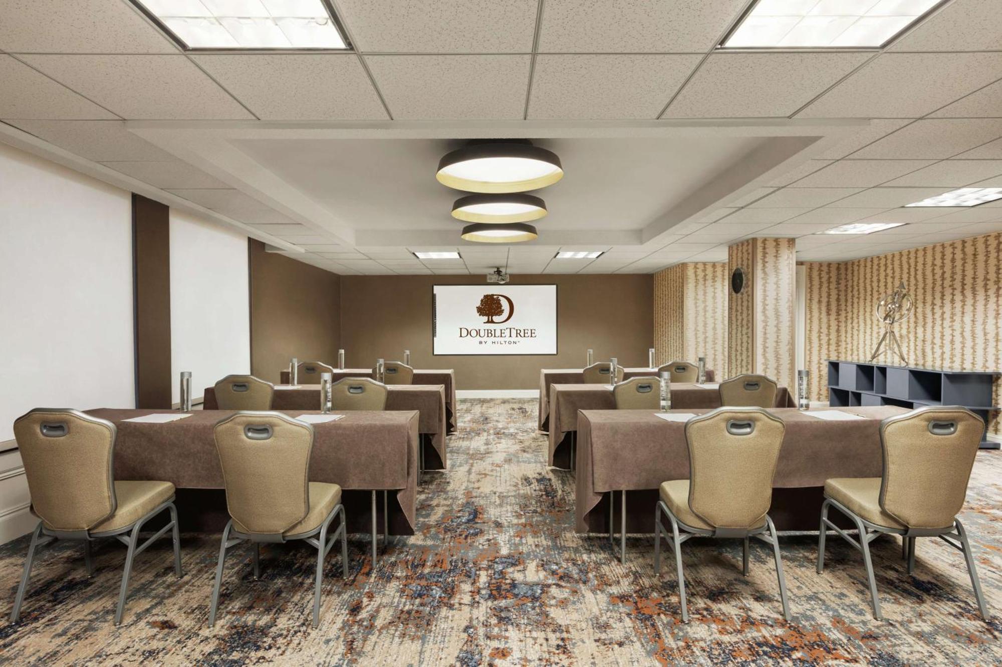Doubletree By Hilton Mclean Tysons Ξενοδοχείο Tysons Corner Εξωτερικό φωτογραφία