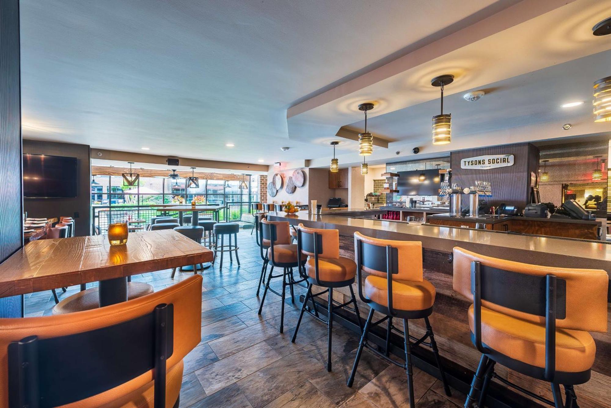 Doubletree By Hilton Mclean Tysons Ξενοδοχείο Tysons Corner Εξωτερικό φωτογραφία
