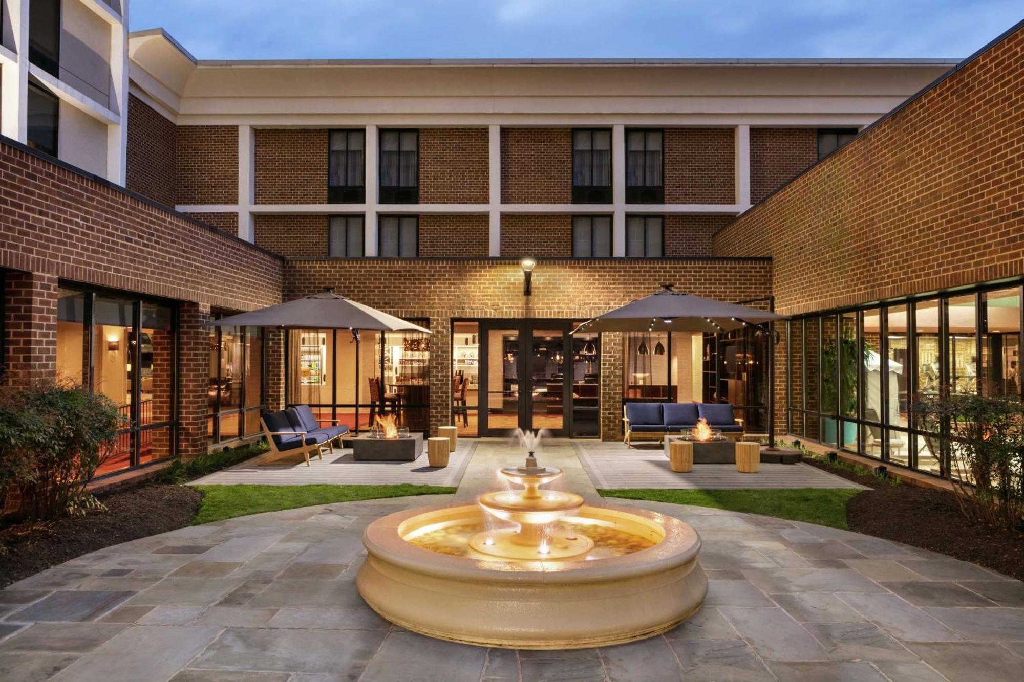 Doubletree By Hilton Mclean Tysons Ξενοδοχείο Tysons Corner Εξωτερικό φωτογραφία